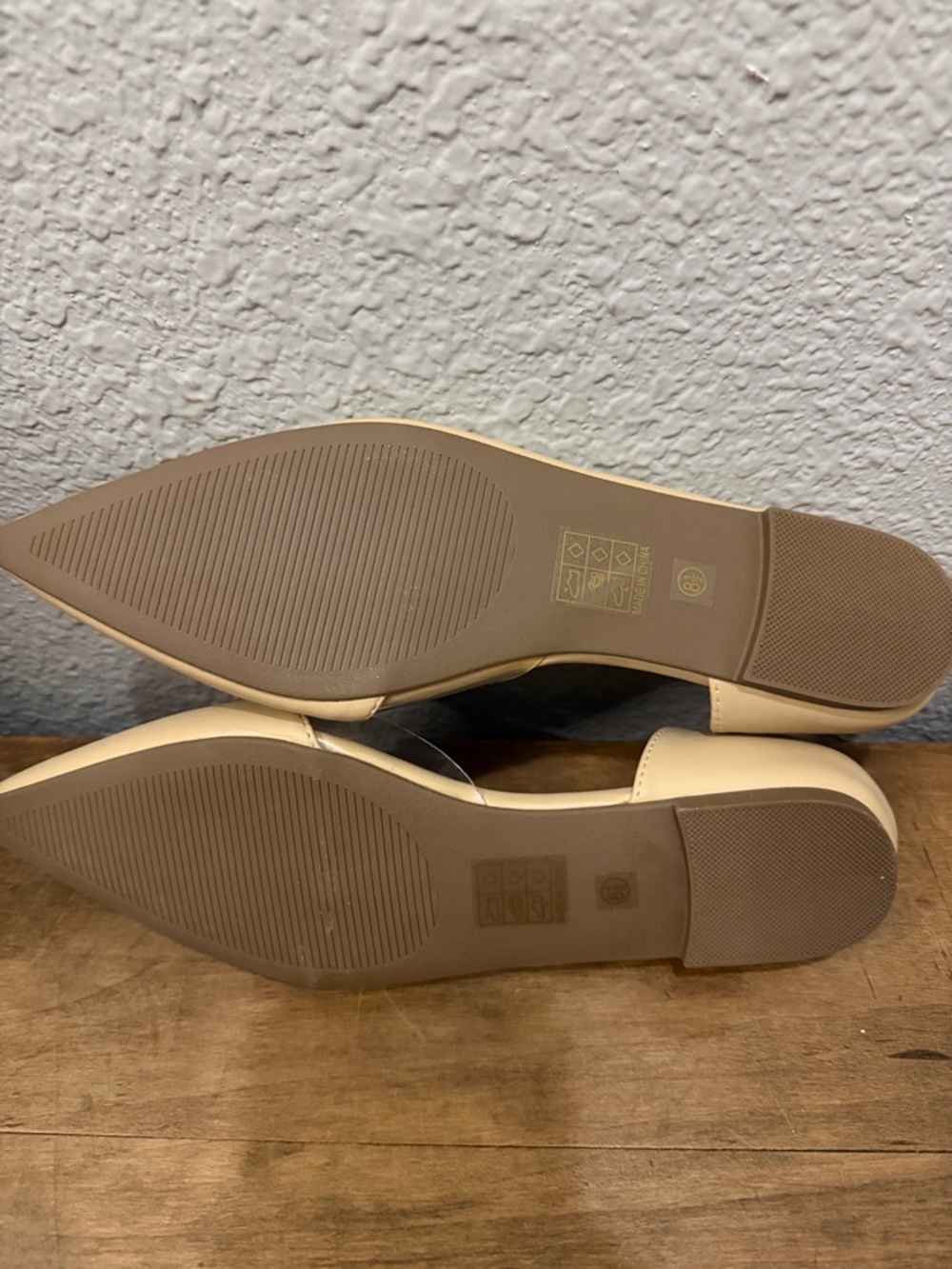Pointed Toe Women's Flats in Beige size 8.5 - Picture 4 of 5